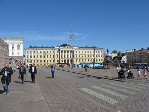 Senatsplatz mit Senatsgebäude in Helsinki