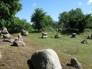 Steine im mystischen Garten des Vilius Orvyd