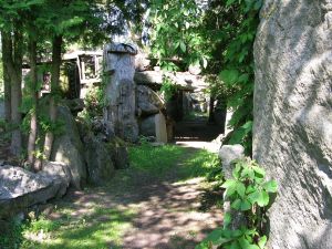 Skulpturen im mystischen Garten des Vilius Orvyd